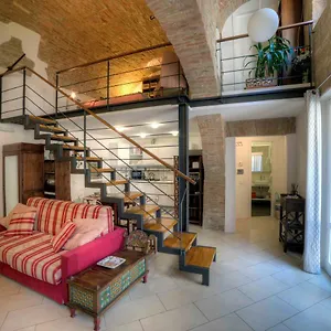  Apartment Stilnuovo Charming In Siena's Historic Center, Very Close To Piazza Del Campo